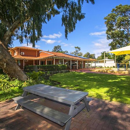 Banksia Tourist Park Hotel เพิร์ท ภายนอก รูปภาพ