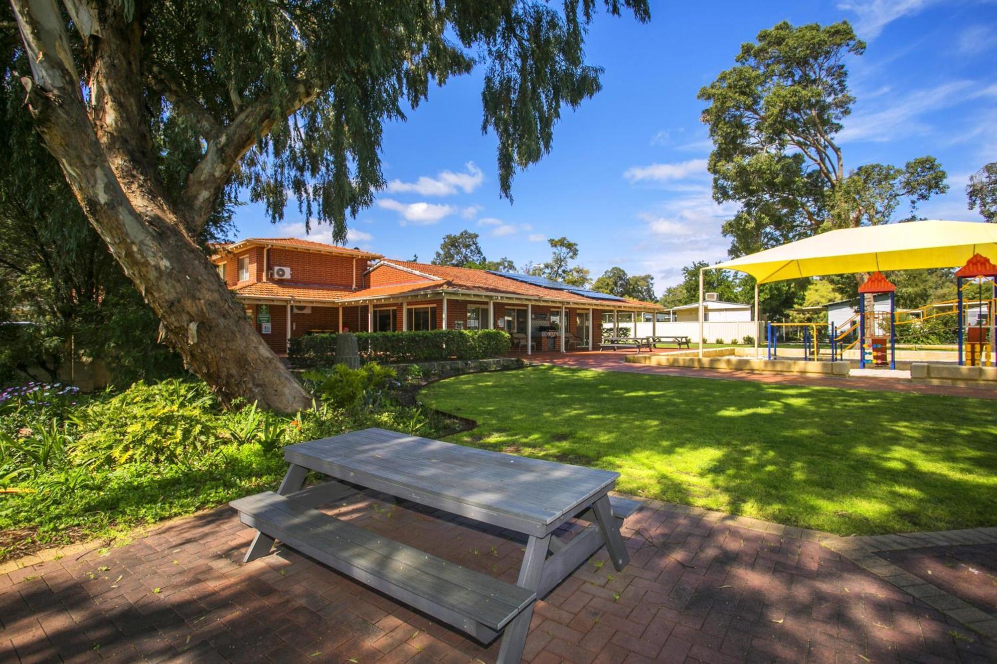 Banksia Tourist Park Hotel เพิร์ท ภายนอก รูปภาพ